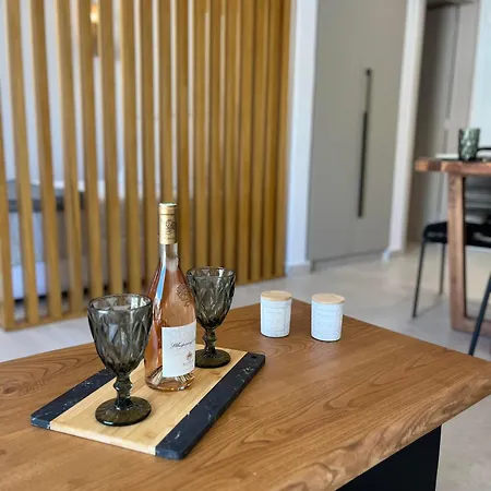 Adam's Luxury Lutráki